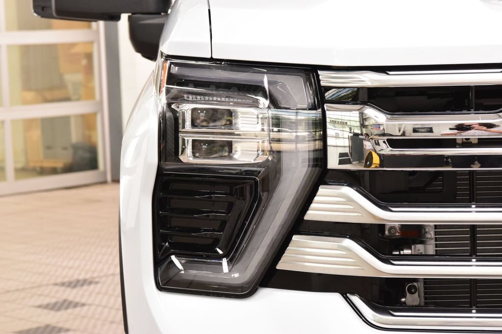 New 2026 Chevrolet Silverado 2500 High Country w/ High Country Premium Package AWD/4WD image 12
