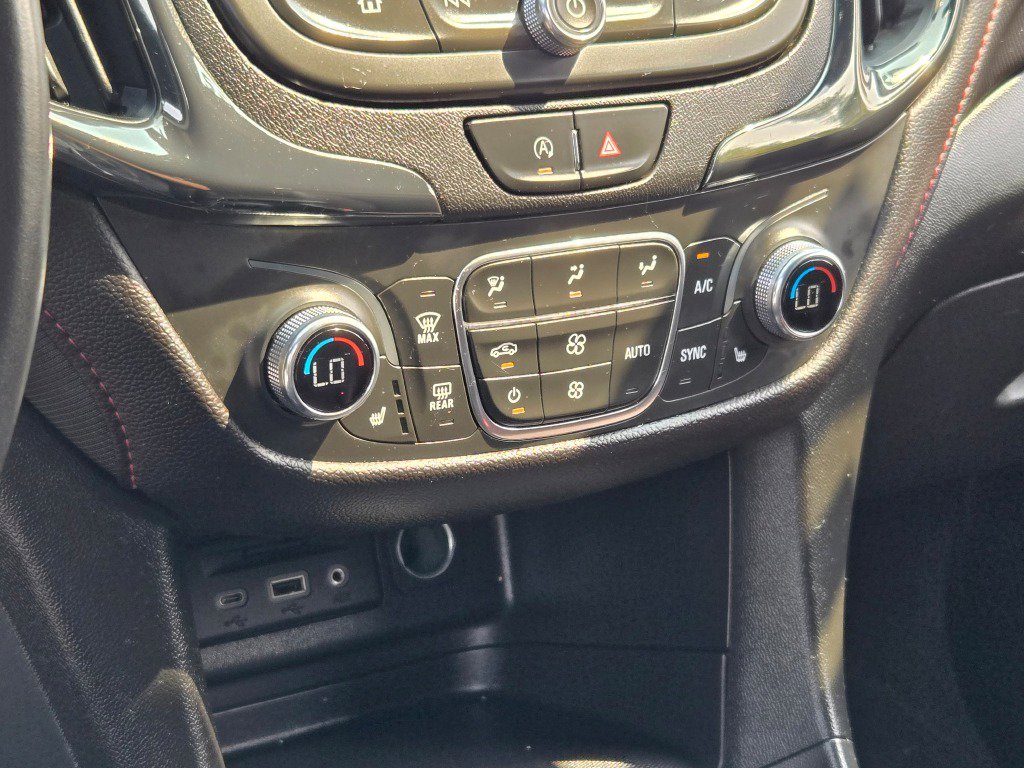 Used 2022 Chevrolet Equinox RS w/ Infotainment Package image 27