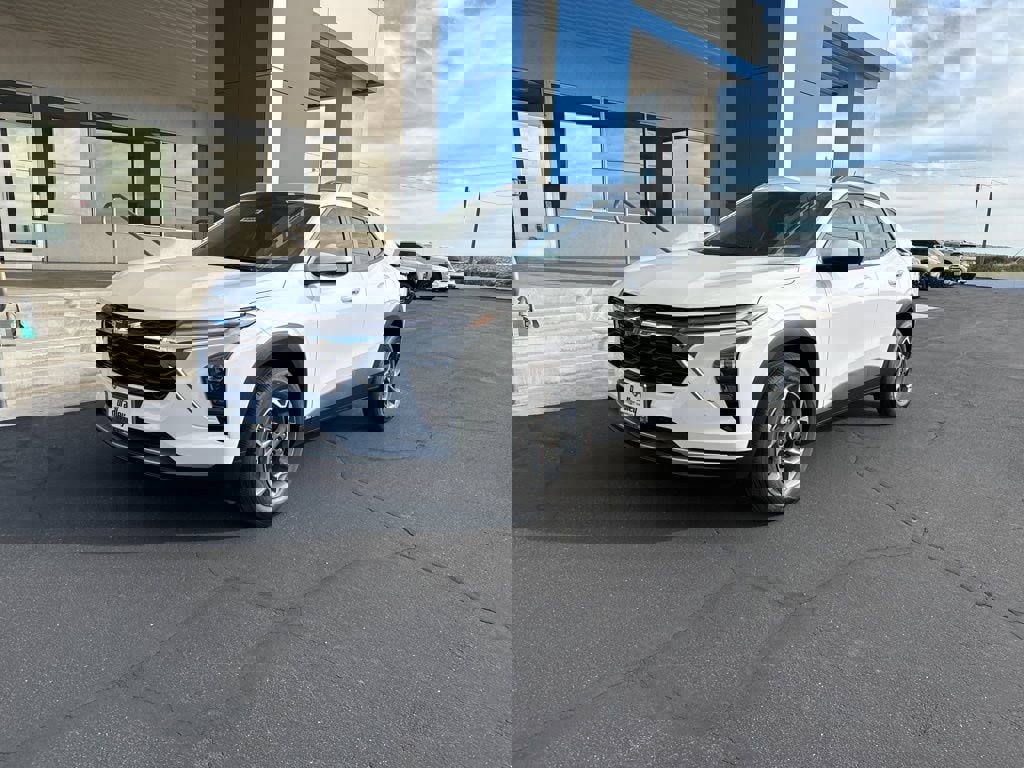 New 2026 Chevrolet Trax LT w/ Driver Confidence Package image 8