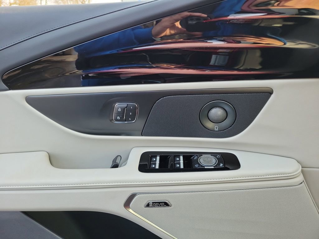 New 2026 Lincoln Nautilus Premier w/ Equipment Group 102A AWD/4WD image 18