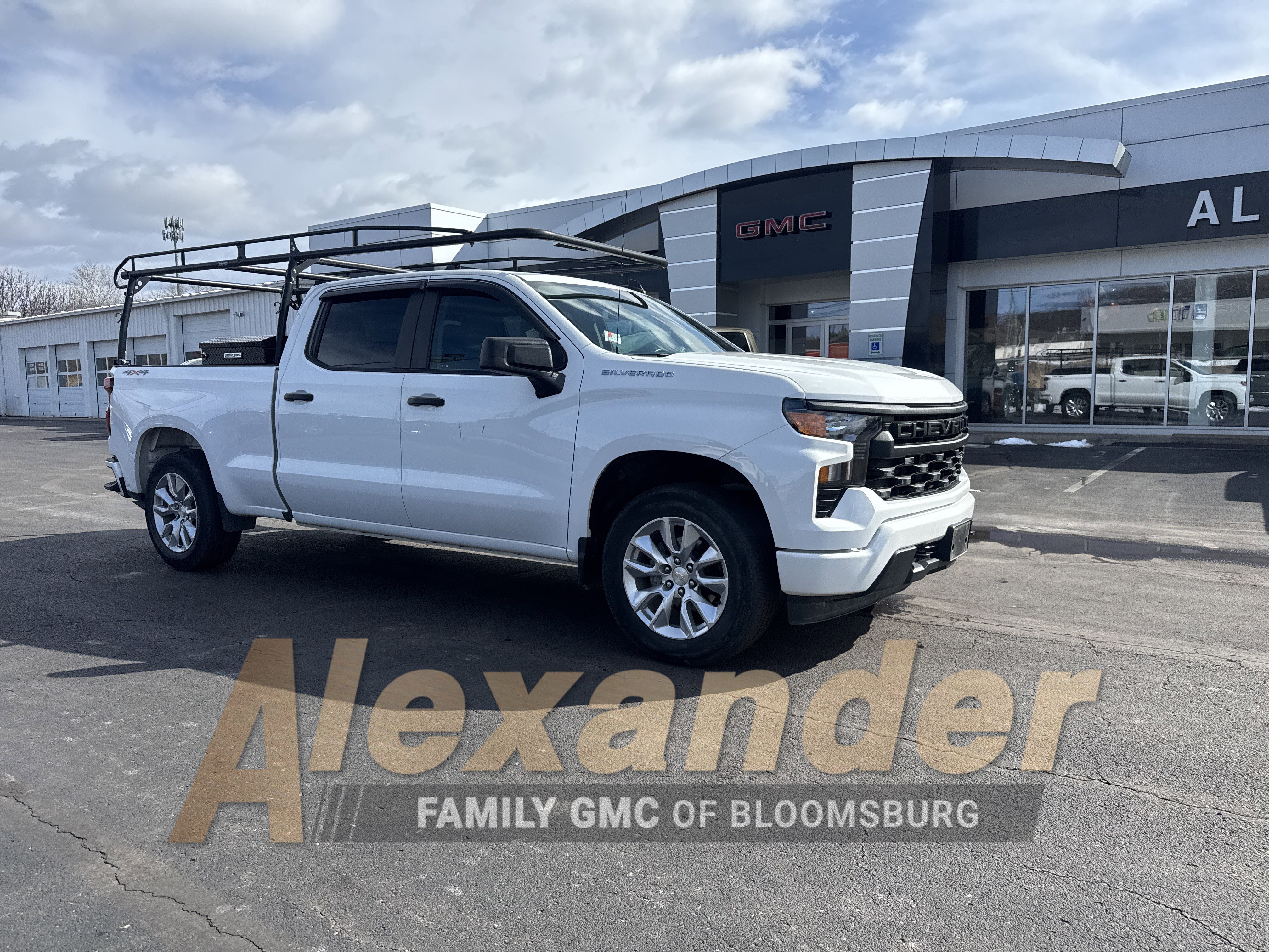 Used 2023 Chevrolet Silverado 1500 Custom image 1