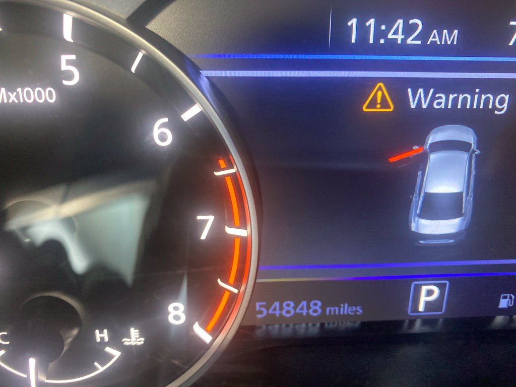 Used 2025 Nissan Altima 2.5 SV FWD image 2