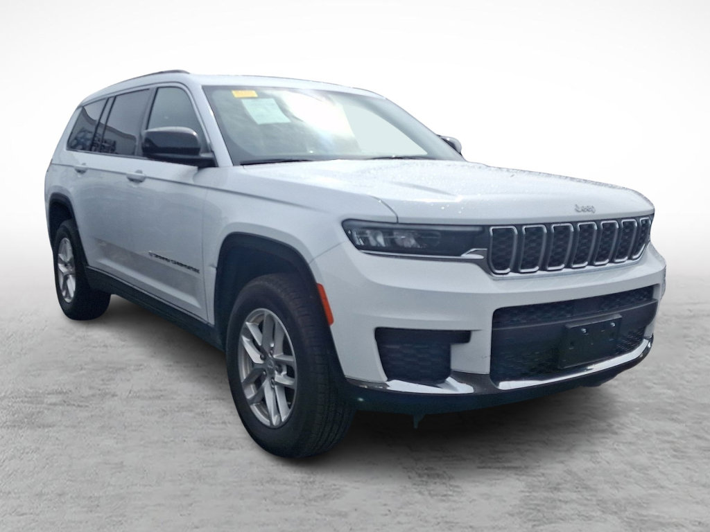 Used 2025 Jeep Grand Cherokee L Laredo w/ Luxury Tech Group I AWD/4WD image 3