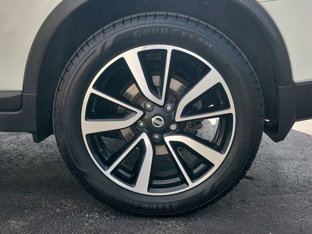 Used 2017 Nissan Rogue SL w/ SL Premium Package AWD/4WD image 11