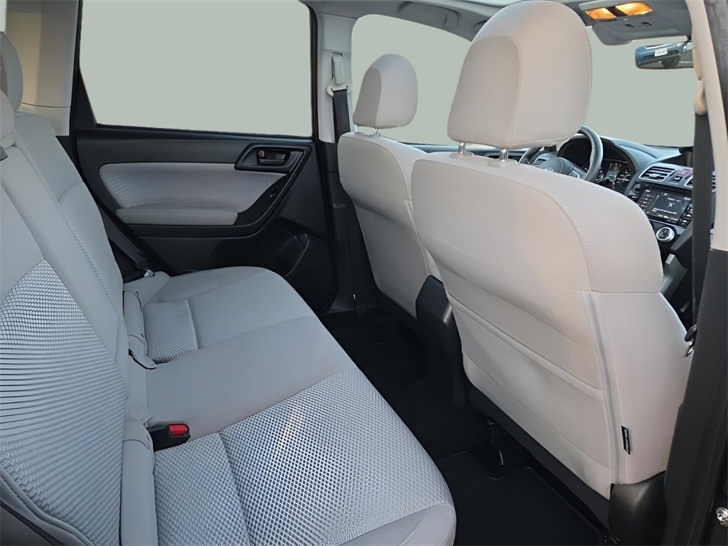 Used 2017 Subaru Forester 2.5i Premium image 18
