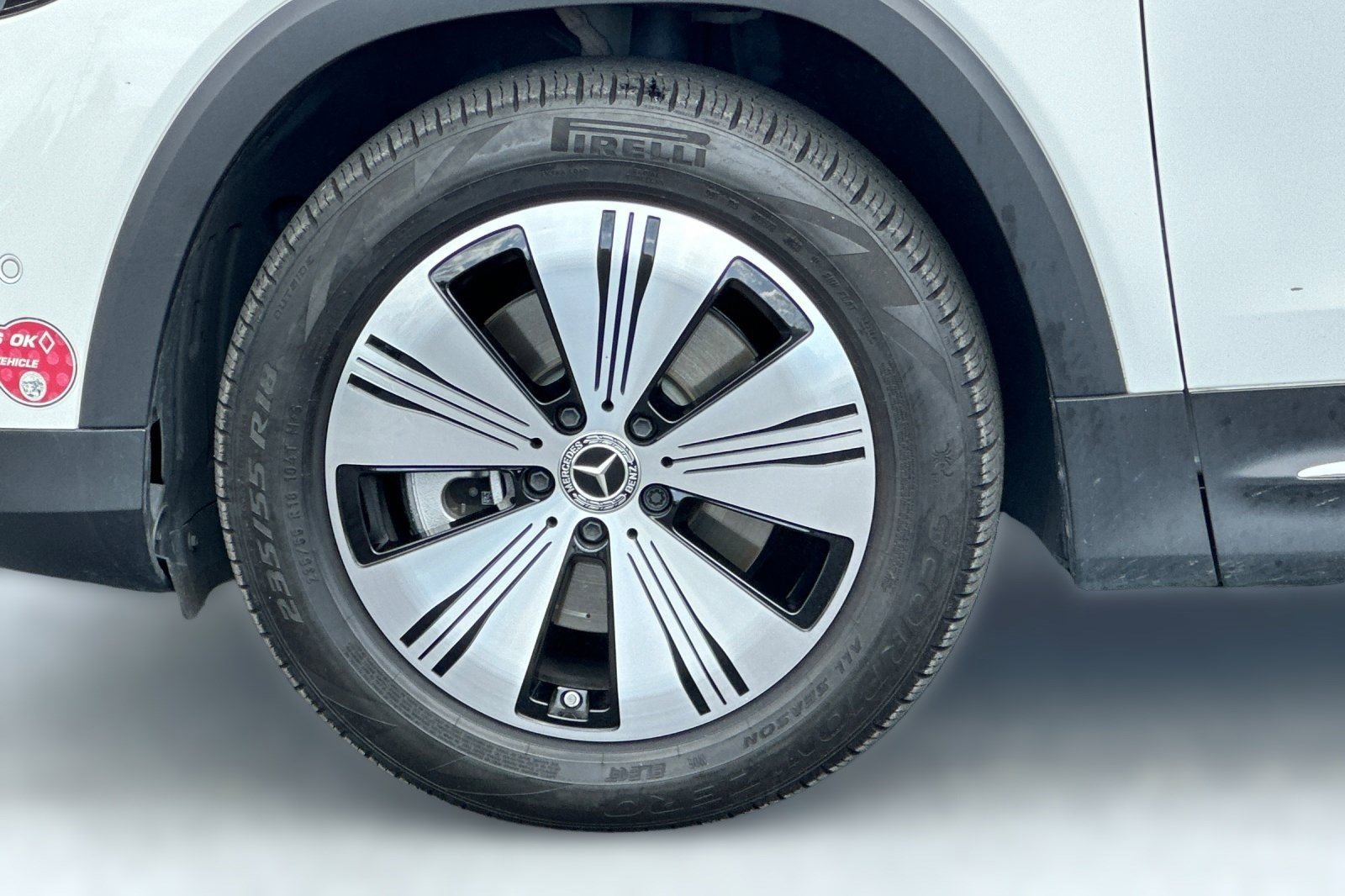 Used 2023 Mercedes-Benz EQB 300 4MATIC image 11