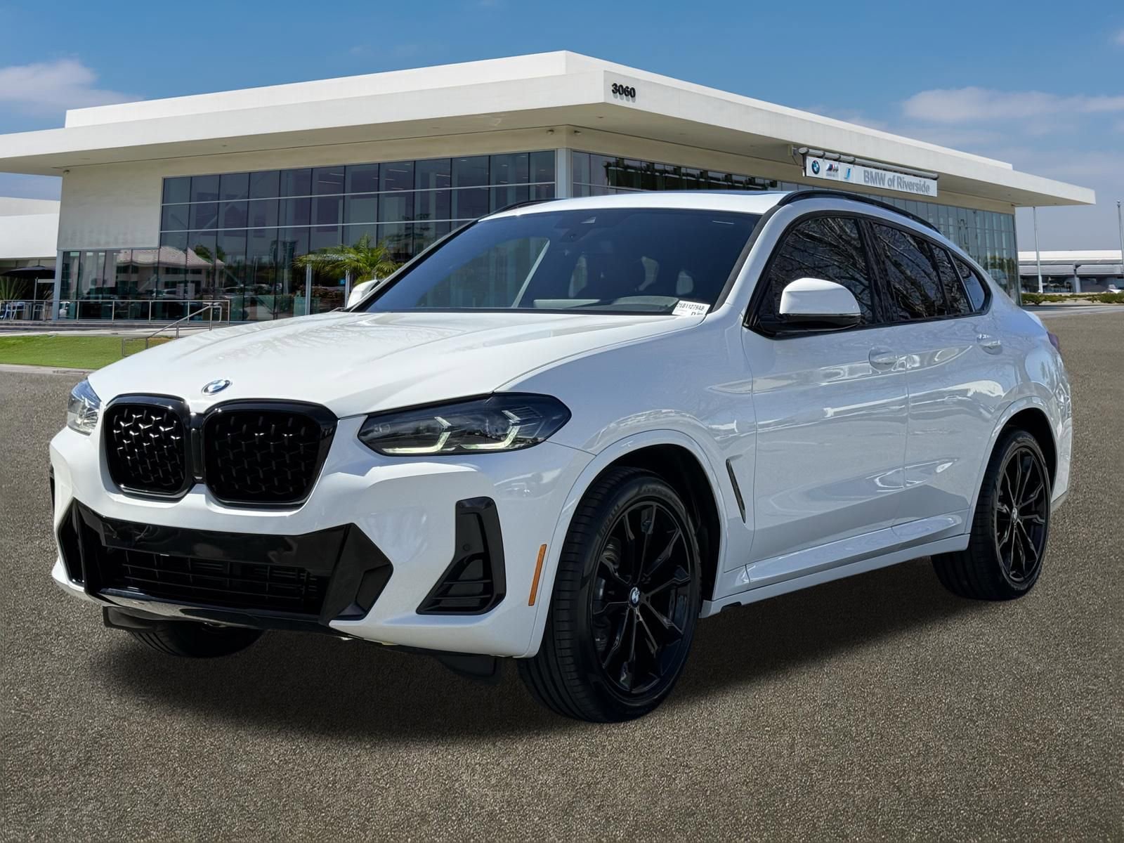 Used 2023 BMW X4 xDrive30i w/ M Sport Package image 4