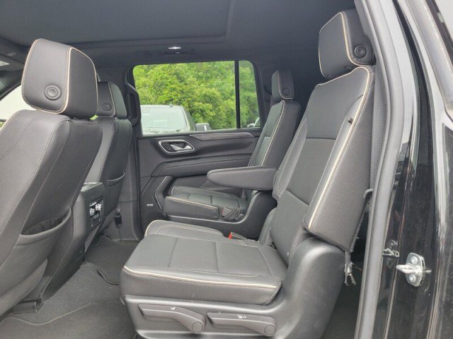 Used 2023 GMC Yukon XL SLT w/ SLT Premium Package RWD image 25