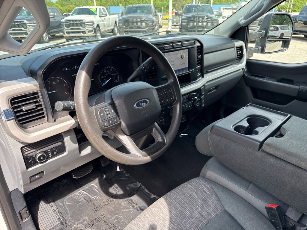 Used 2024 Ford F250 XLT AWD/4WD image 2