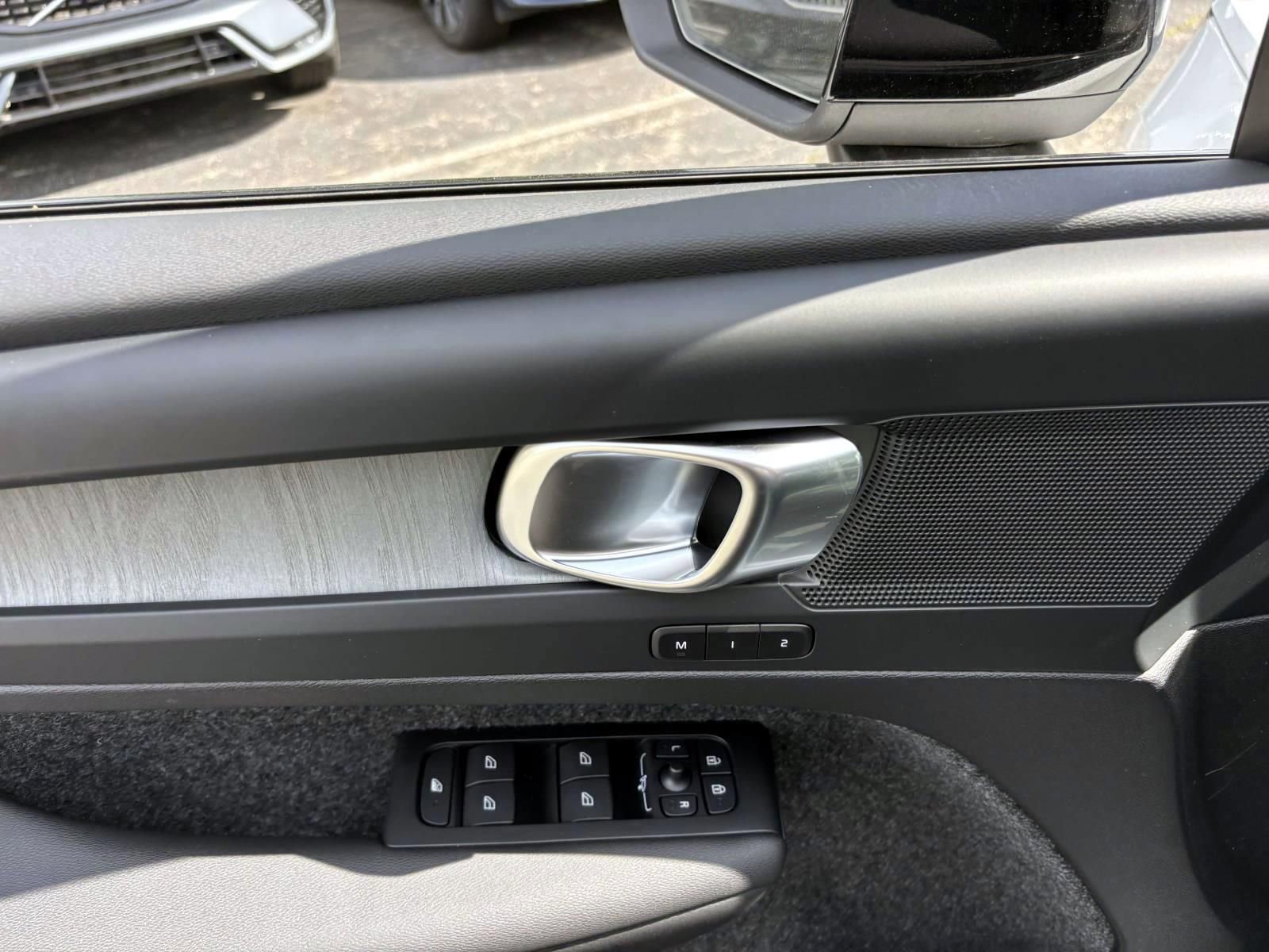 Used 2026 Volvo XC40 B5 Core w/ Protection Package Premier AWD/4WD image 12