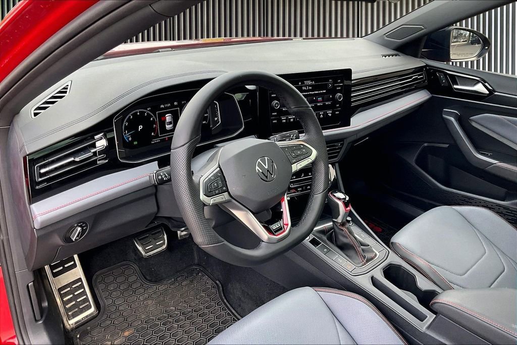 Used 2025 Volkswagen Jetta GLI Autobahn image 15