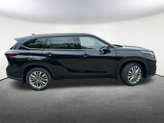 New 2026 Toyota Highlander Platinum AWD/4WD image 12