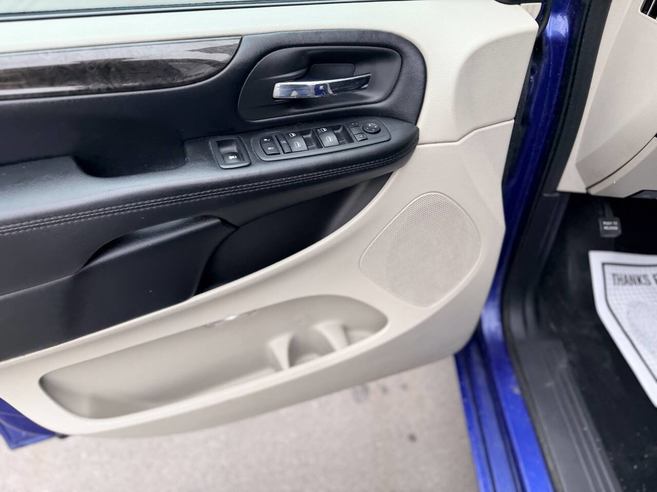 Used 2019 Dodge Grand Caravan SE w/ UConnect Hands-Free Group image 10