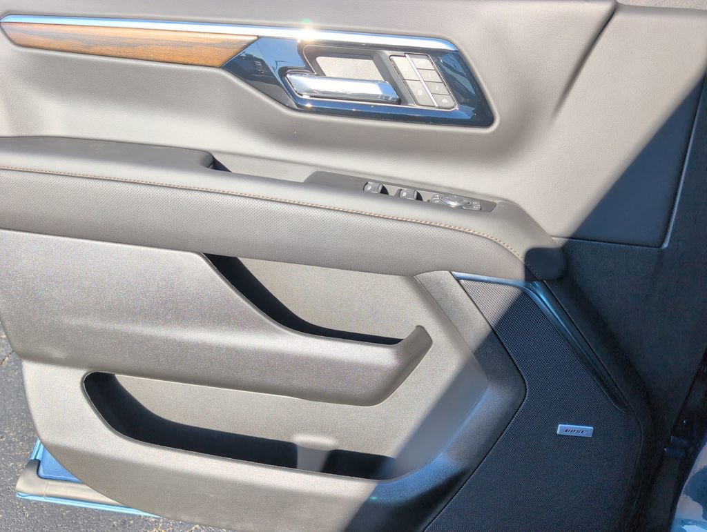 New 2026 Chevrolet Suburban High Country RWD image 16