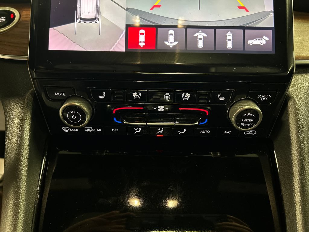 Used 2024 Jeep Grand Cherokee L Summit w/ Advanced Protech Group IV AWD/4WD image 19