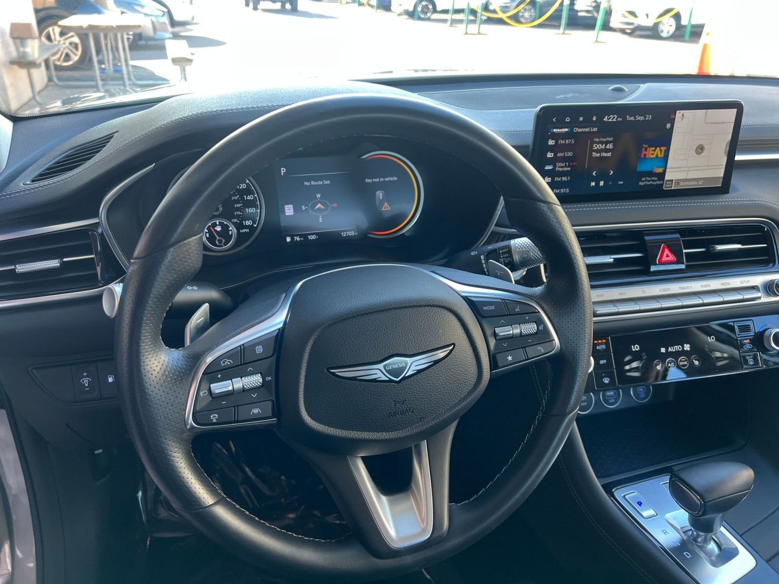 Used 2025 Genesis G70 2.5T image 28