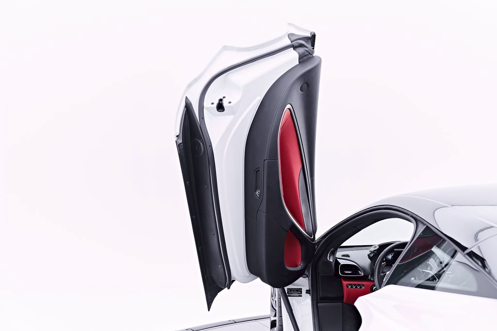 Used 2024 McLaren Artura RWD image 47