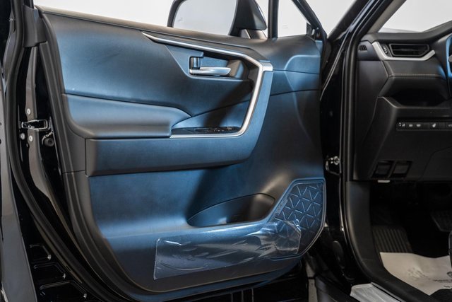 New 2025 Toyota RAV4 XLE image 33