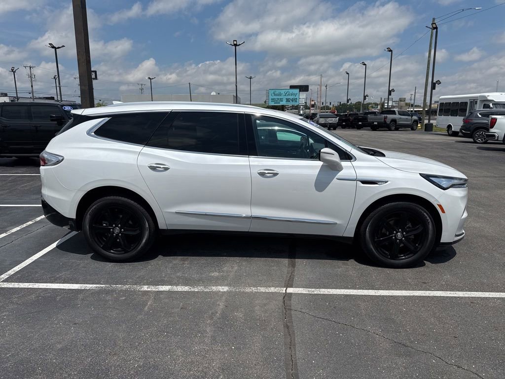 Used 2023 Buick Enclave Essence w/ Sport Touring Edition AWD/4WD image 7