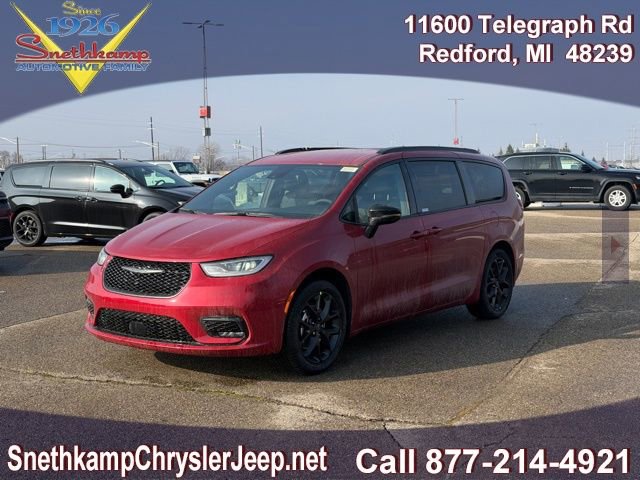 New 2026 Chrysler Pacifica Select