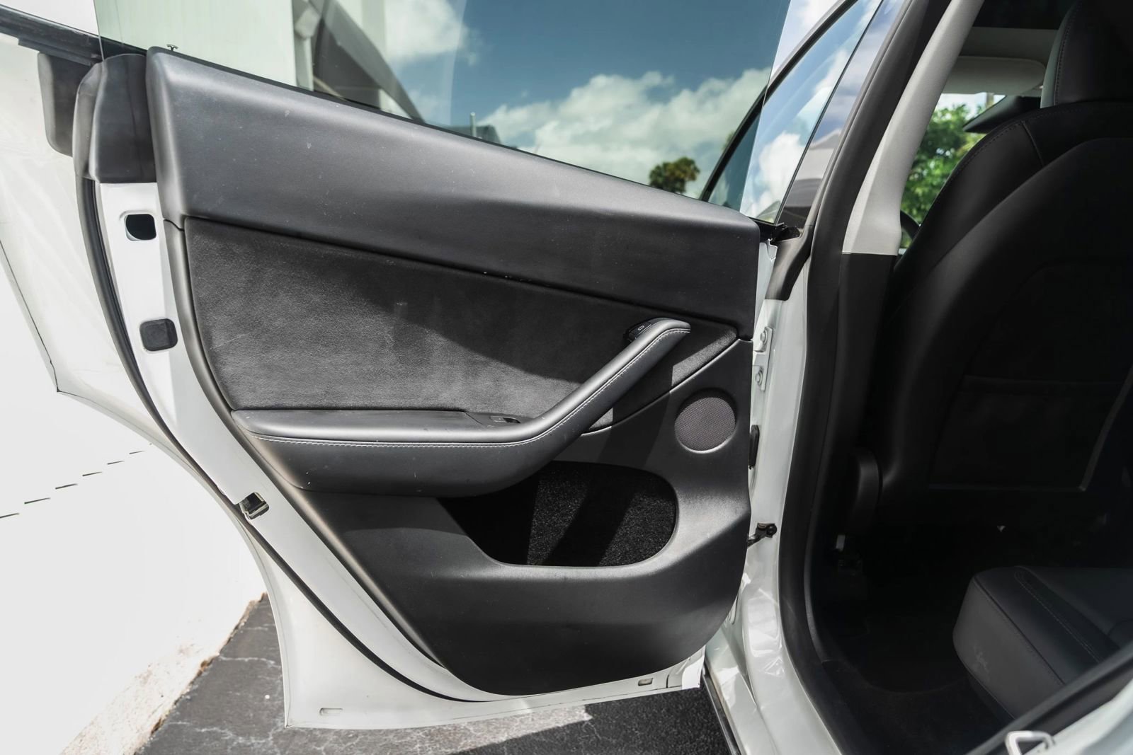 Used 2023 Tesla Model Y Performance AWD/4WD image 26