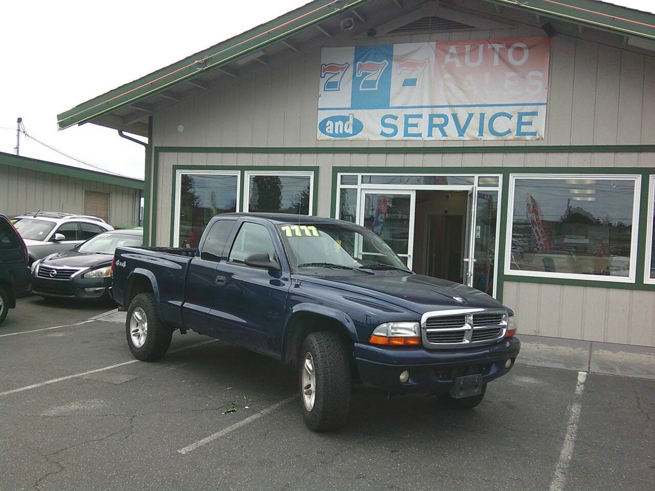 Used 2004 Dodge Dakota 4x4 Club Cab w/ Tire & Handling Group image 1