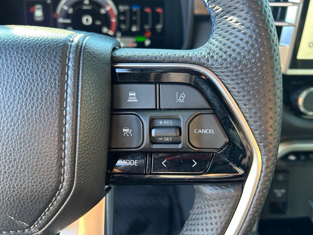 Used 2025 Toyota Sequoia Platinum AWD/4WD image 13