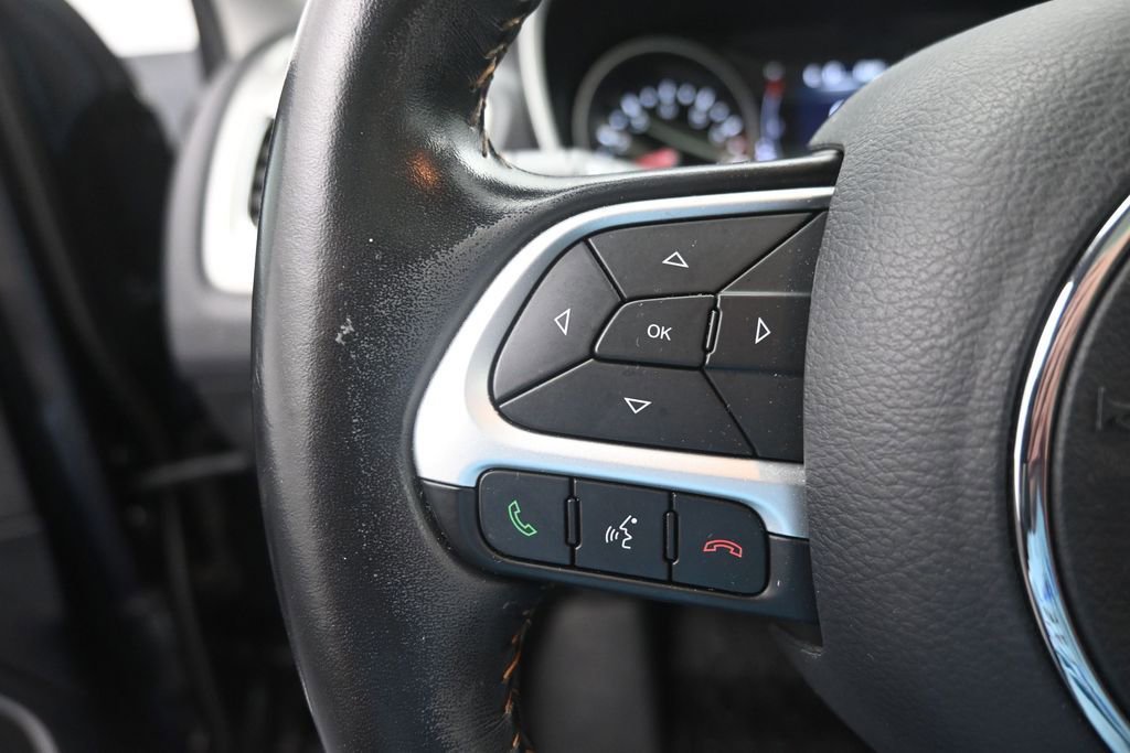 Used 2020 Jeep Compass Latitude AWD/4WD image 28