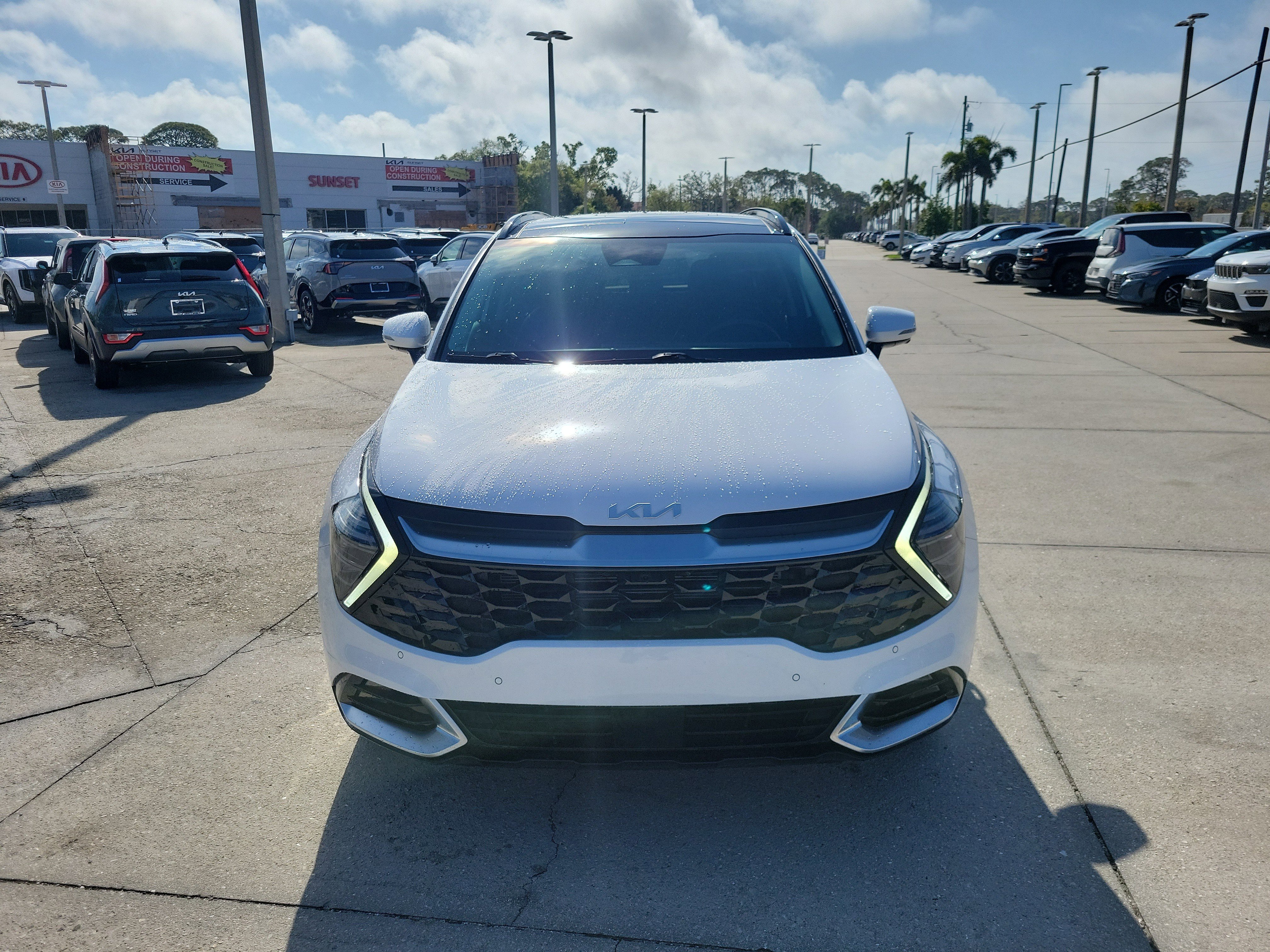 Used 2023 Kia Sportage SX image 2