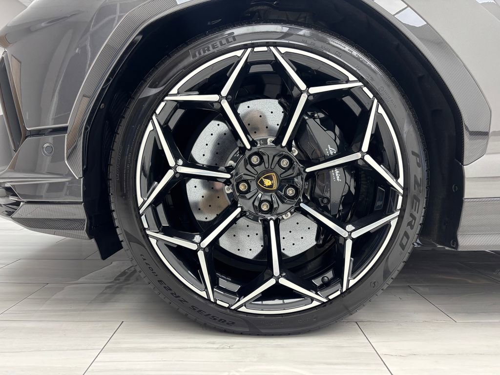 Used 2023 Lamborghini Urus Performante image 10