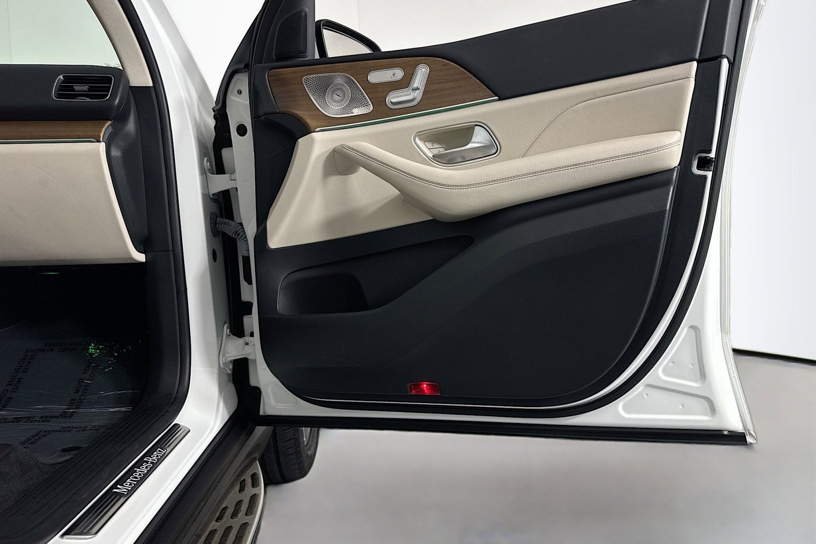 Used 2023 Mercedes-Benz GLE 350 w/ Premium Package image 25