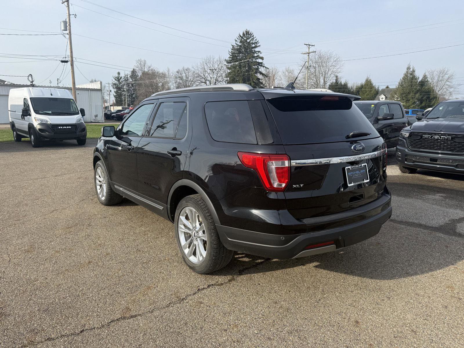 Used 2019 Ford Explorer XLT w/ Equipment Group 202A image 3