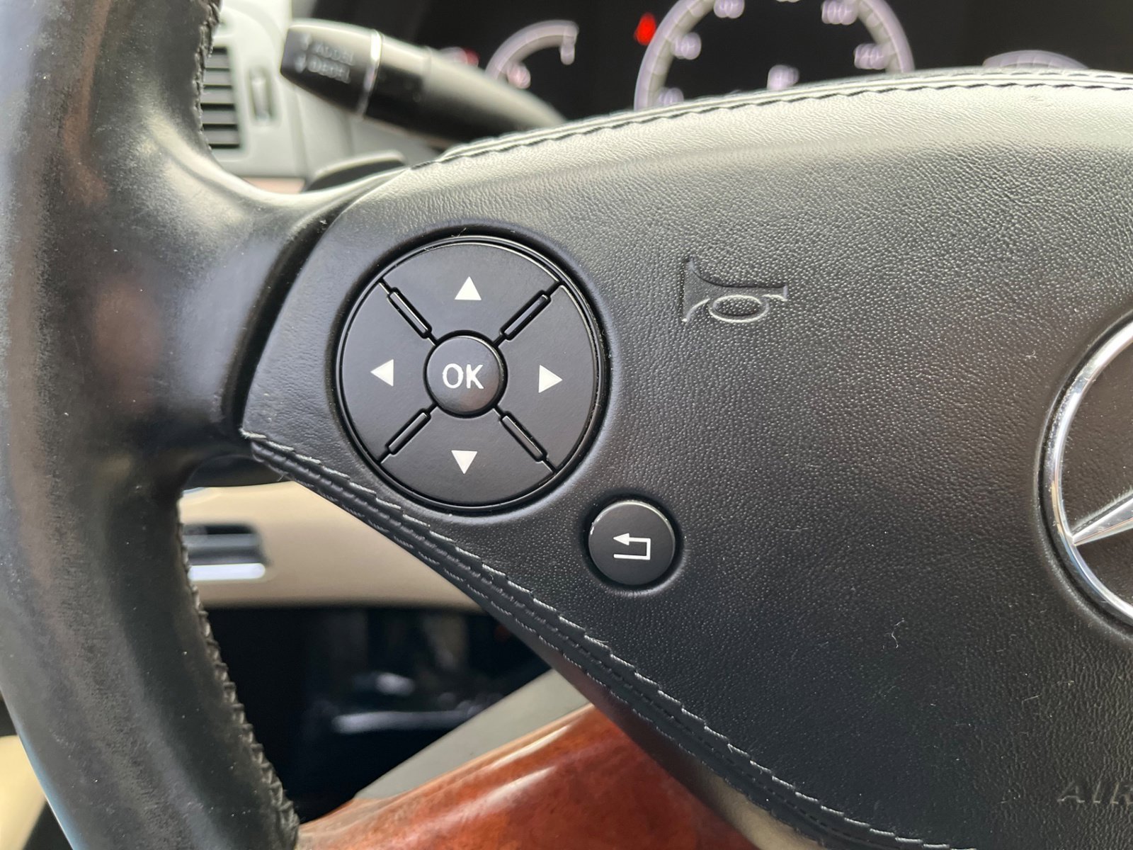 Used 2011 Mercedes-Benz S 550 4MATIC image 23