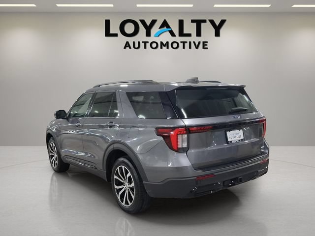 Used 2025 Ford Explorer ST-Line AWD/4WD image 3