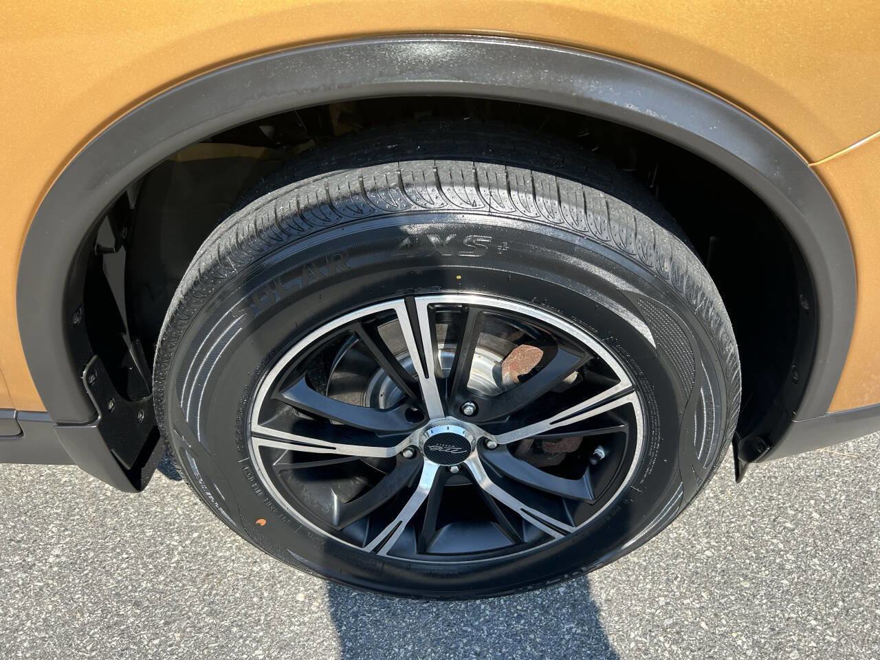 Used 2014 Nissan Rogue S w/ S Family Package image 12