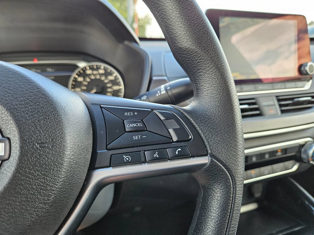 Used 2024 Nissan Altima 2.5 SV FWD image 30