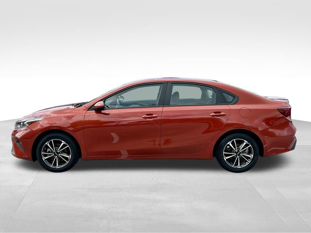 Used 2023 Kia Forte LXS image 9