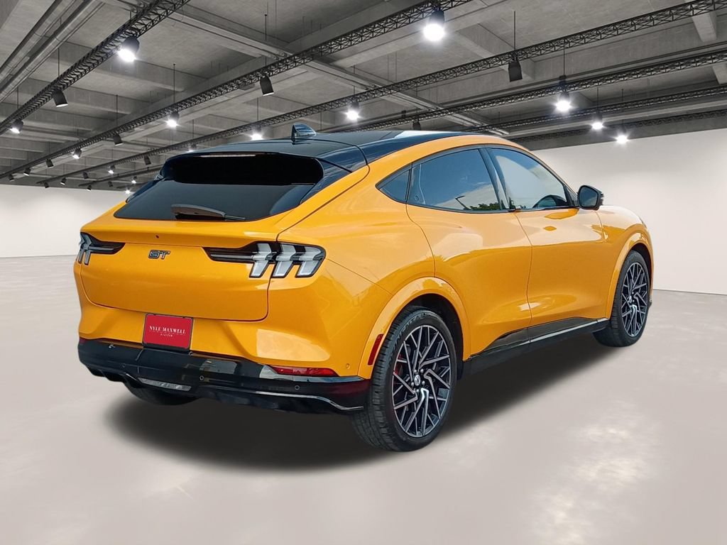 Used 2022 Ford Mustang Mach-E GT w/ GT Performance Edition AWD/4WD image 16