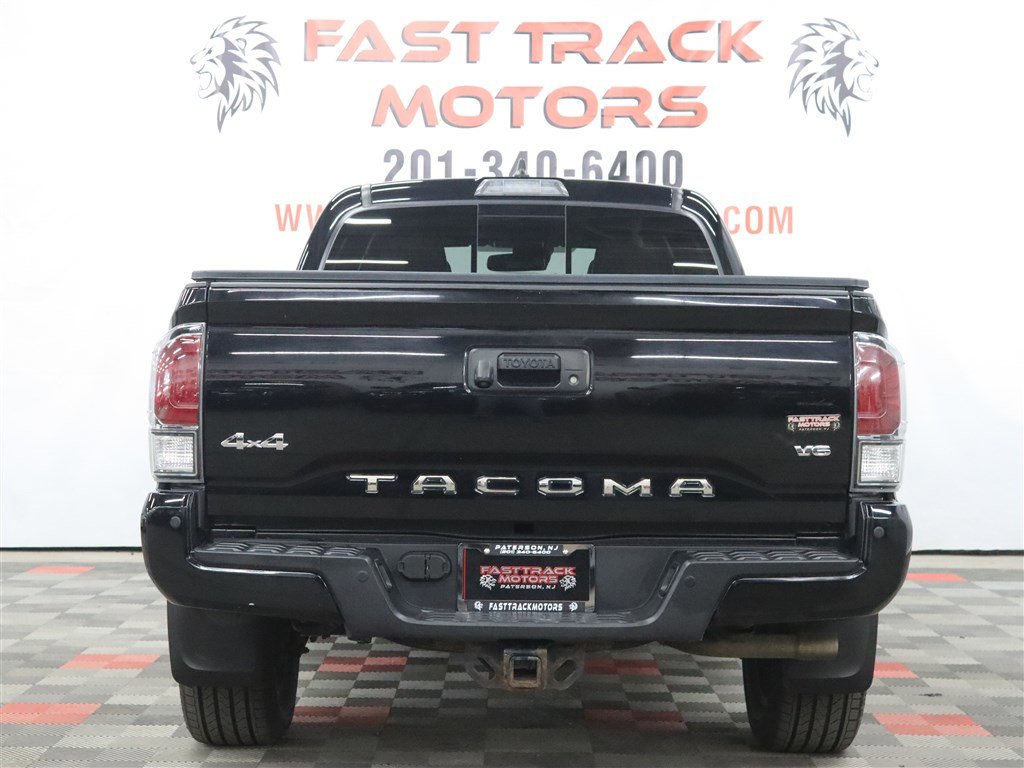 Used 2021 Toyota Tacoma Limited AWD/4WD image 5