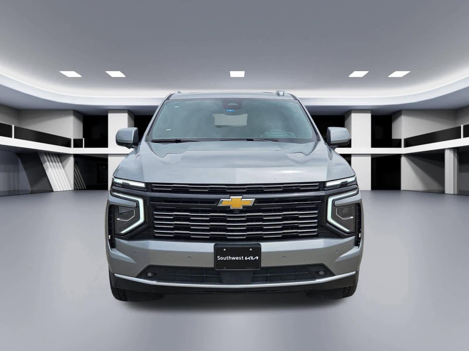 Used 2025 Chevrolet Suburban High Country AWD/4WD image 8