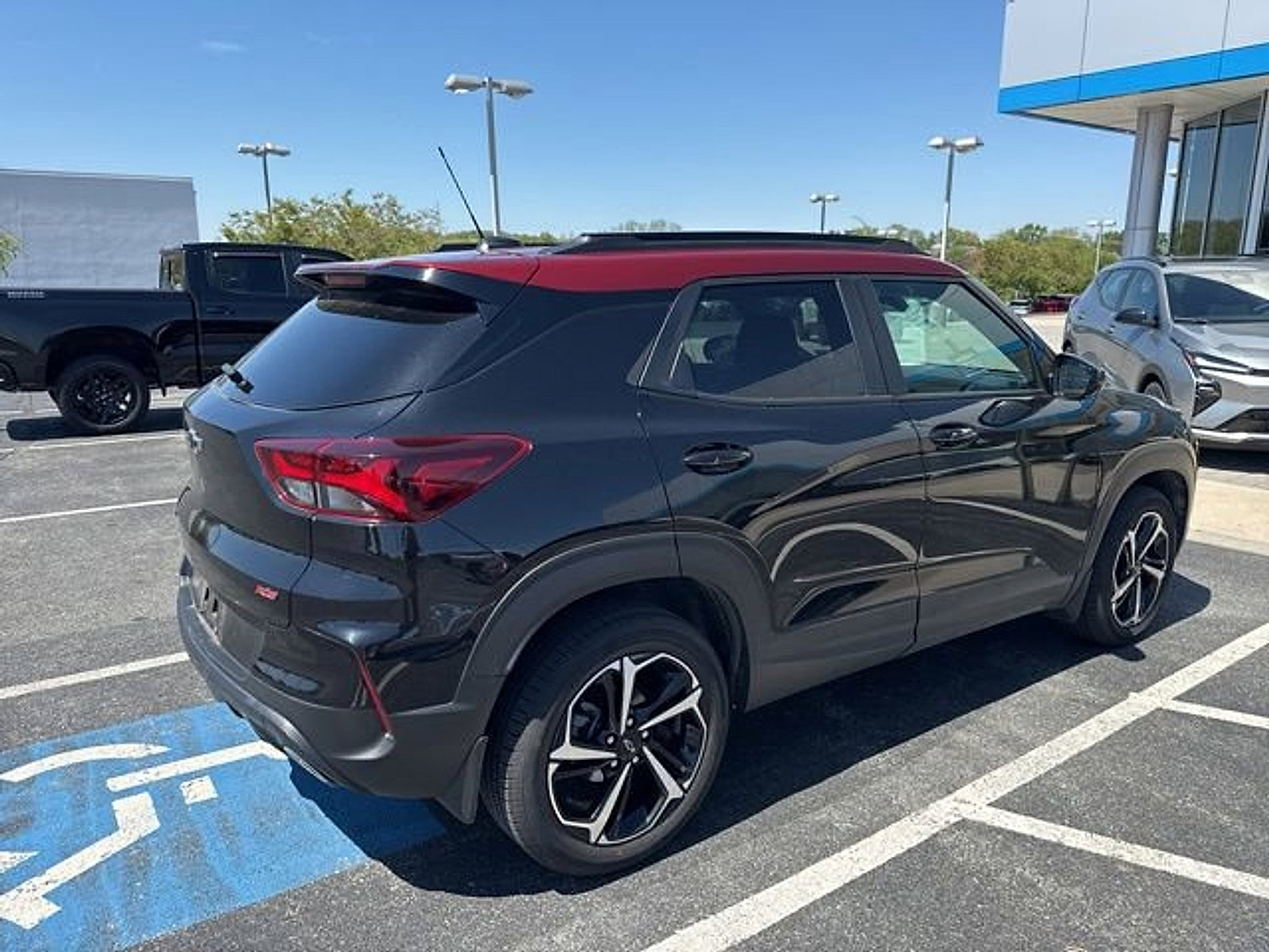 Used 2023 Chevrolet TrailBlazer RS w/ Convenience Package image 9