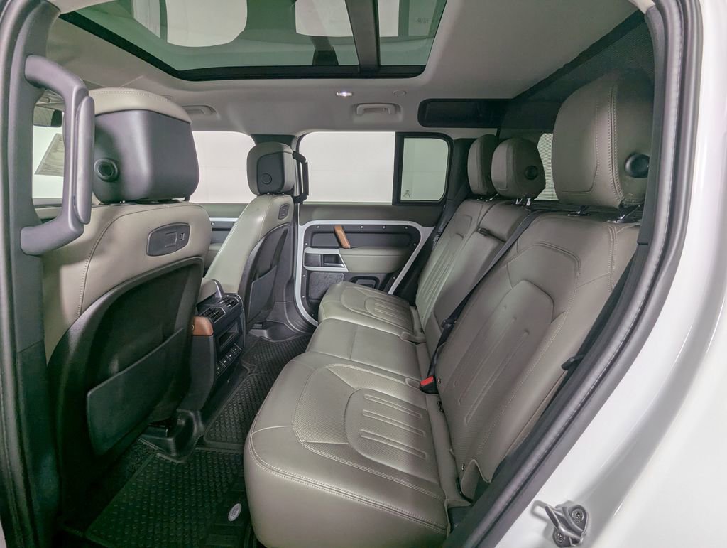 Used 2020 Land Rover Defender 110 HSE image 14