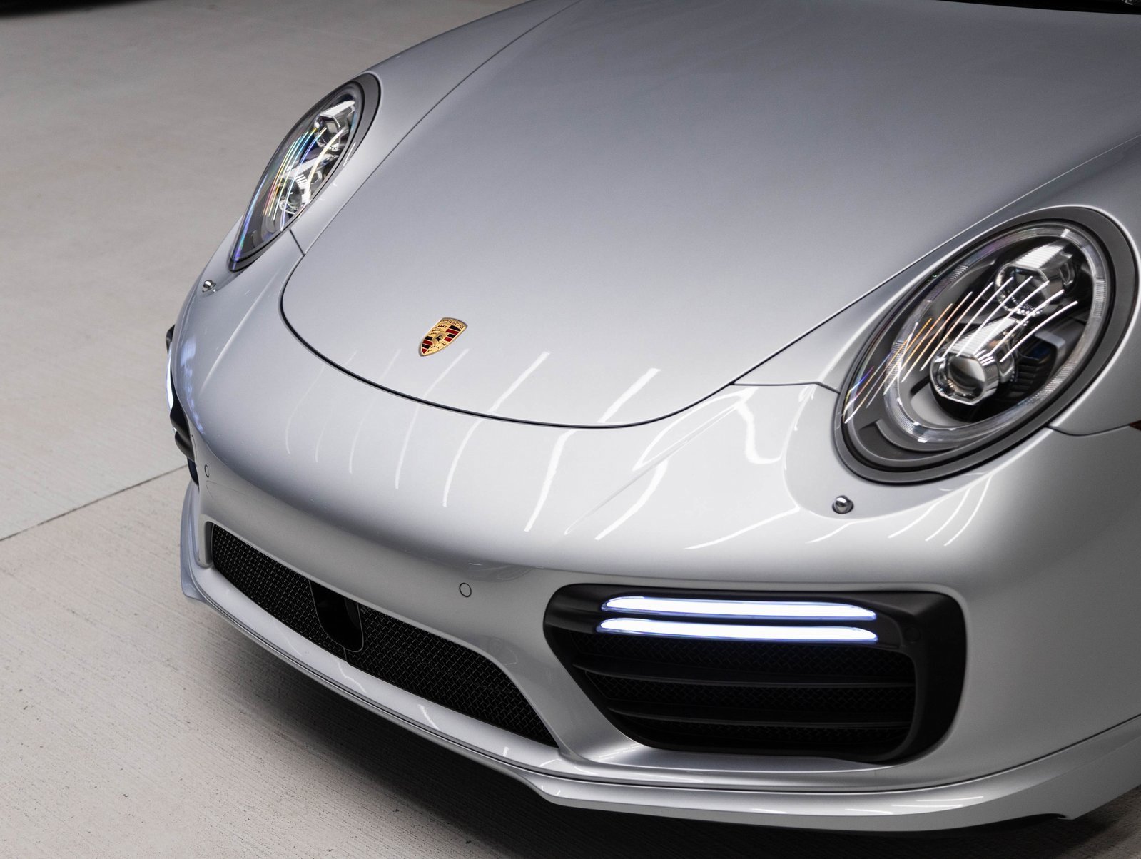 Certified 2018 Porsche 911 Turbo S image 37