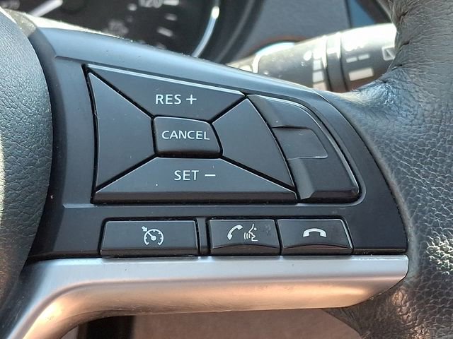 Used 2017 Nissan Rogue SV AWD/4WD image 21