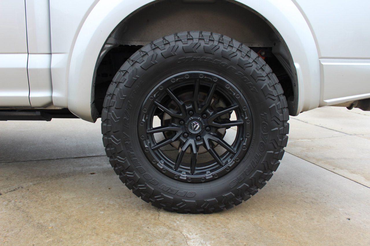 Used 2019 Ford F150 Raptor w/ Equipment Group 802A Luxury image 38