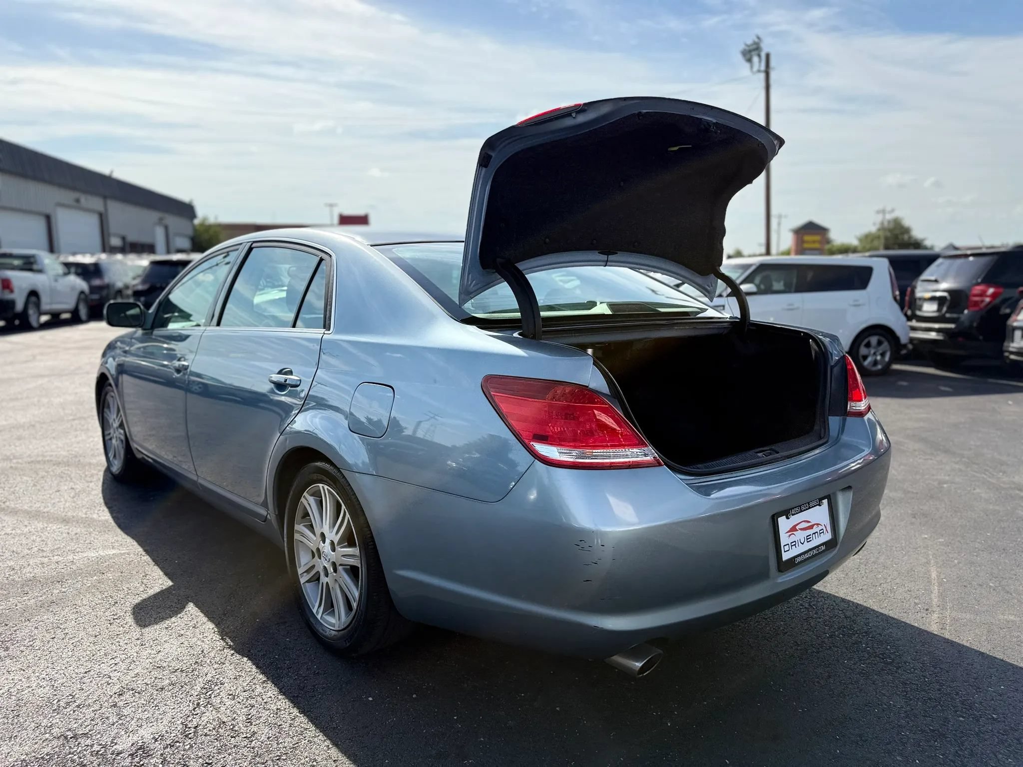 Used 2005 Toyota Avalon Limited FWD image 8