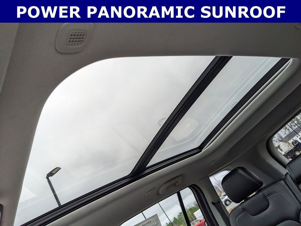 Used 2022 Jeep Grand Cherokee Limited image 2