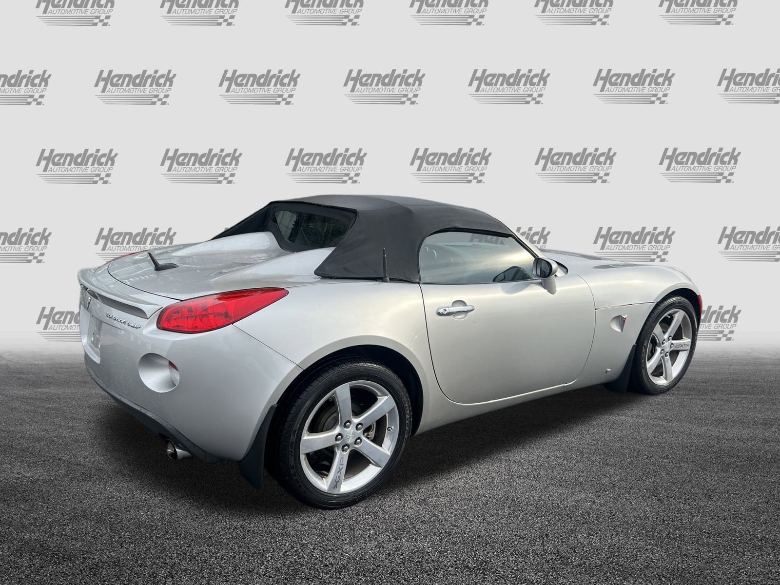Used 2008 Pontiac Solstice GXP w/ Premium Package image 10
