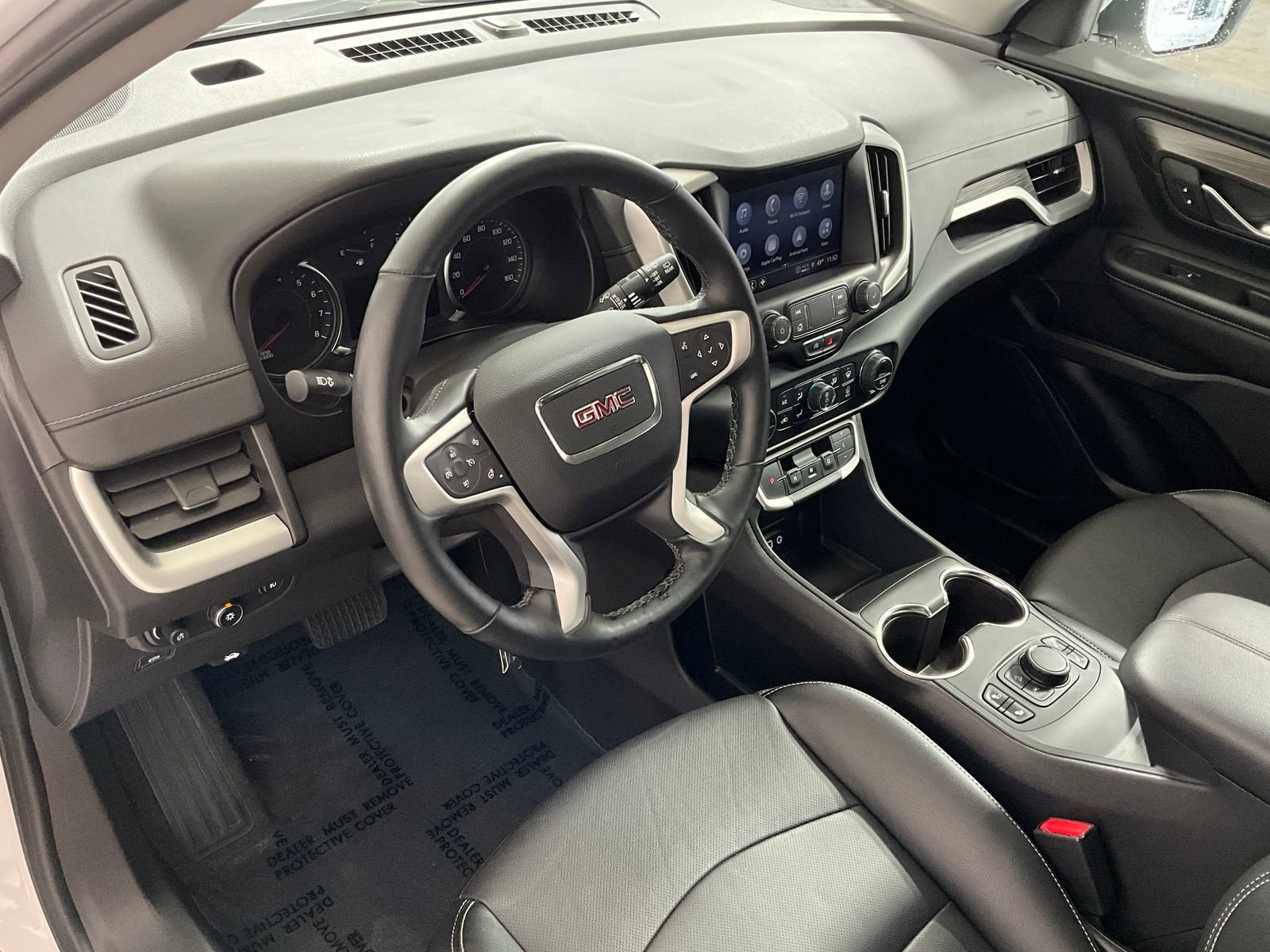Used 2024 GMC Terrain SLT image 12