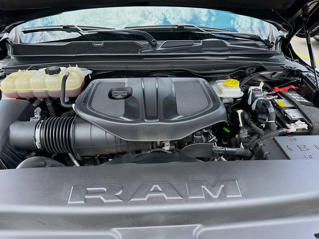 Used 2025 RAM 1500 Warlock AWD/4WD image 35